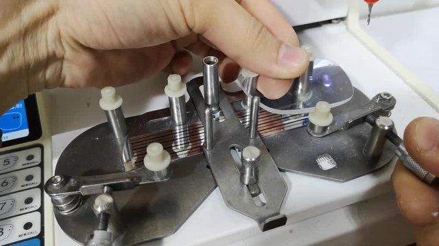 drilling lenses for rimless glasses