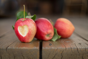 3x Apfel mit Herz 