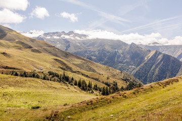 Fototapeta na wymiar Paysage autour de Guzet-neige, Pyrénées
