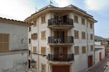 eine strasse in alcudia , mallorca