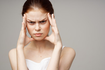 Naklejka premium woman has a headache