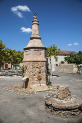 Madiran (Hautes-Pyrénées, France) - Monument fêtant la république