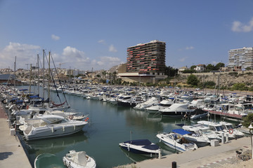 Fototapeta na wymiar boats in sports port of El campello, alicante, spain