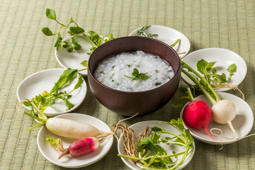山菜粥　七草粥　Wild grass porridge Japanese food
