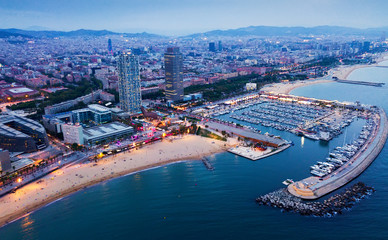 Obraz premium Barcelona seashore in night