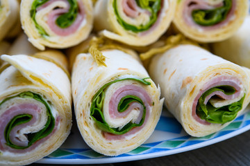 wraps with ham and salad