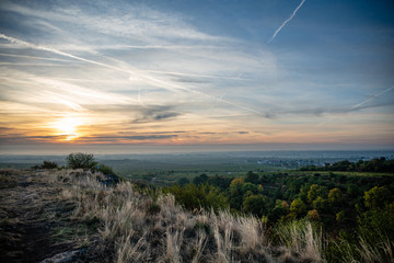  sonnenaufgang bei Leistadt in der Pfalz, blick in die Rheinebene