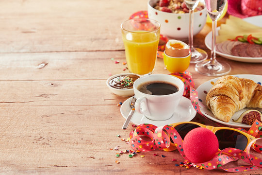 Carnival Breakfast Border With Party Accessories