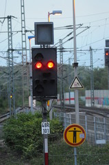 Ampelanlage an einem tr&uuml;ben Herbsttag