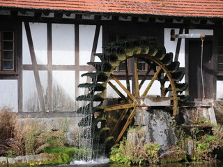 Mühlrad einer alten Wassermühle