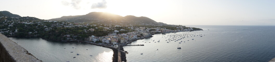 Fototapeta premium Panorama Sonnenuntergang Insel Ischia
