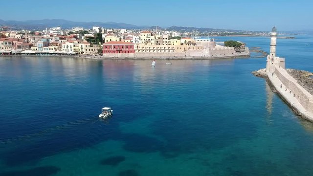 La Can&eacute;e (Cr&egrave;te - Gr&egrave;ce) - Vue a&eacute;rienne du port v&eacute;nitien
