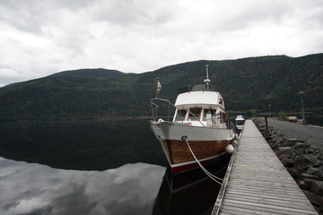 Boot im Fjord