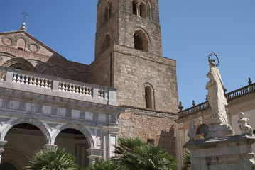 Obraz premium Monreale, Italy - September 11, 2018 : View of Monreale cathedral