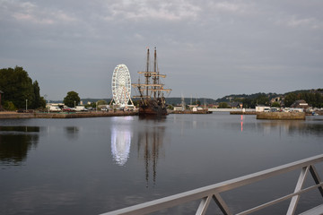 Naklejka premium Mer