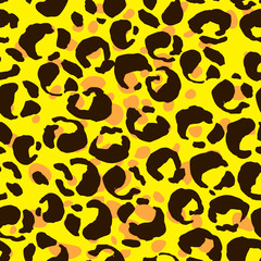 Fototapeta na wymiar Vector illustration leopard print seamless pattern. Yellow hand drawn background.