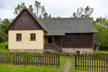 Fototapeta na wymiar Skansen w Lubowli - młyn - Słowacja