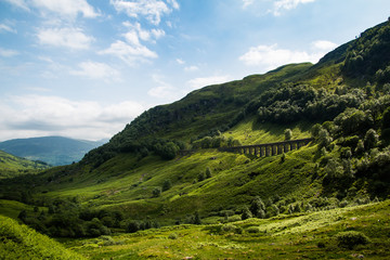 Obraz premium Railway bridge on mountain side