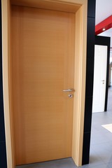 Haust&uuml;ren und Innent&uuml;ren in der Ausstellung