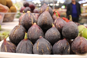 Purple fig fruits at market