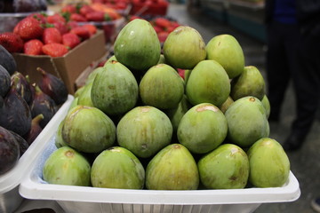 Green fig fruits