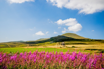 Fototapeta premium Paysage autour du Puy de Sancy en Auvergne