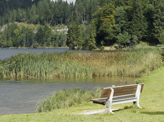 Blick über den Spitzingsee, ein Bergsee in den Alpen im Süden Bayerns 