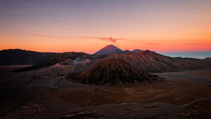 Fototapeta na wymiar Red sky over Gunung Bromo