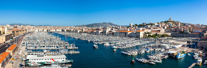 Fototapeta na wymiar Panoramic View of Marseille pier - Vieux Port in south of France