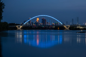 Naklejka premium Lowery Bridge River Night 2