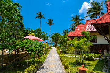 Bungalows with red roof, Haad Yao beach, Koh Phangan island, Sur