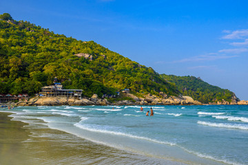 Fototapeta premium Big waves on Haad Rin beach, Koh Phangan island, Suratthani, Tha