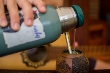 Cebando mates