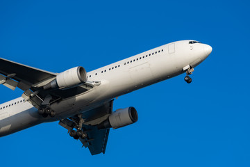 Boeing 767-300ER landing