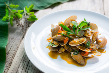 stir fried clams with thai sweet basil, thai food