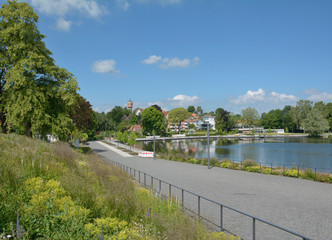 Seepromenade in Eutin am Grossen Eutiner See in der Holsteinischen Schweiz,Schleswig-Holstein,Deutschland