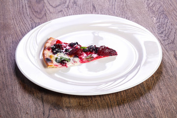 Fruit vegetarin pizza