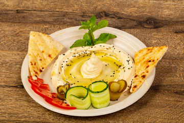 Traditional humus with oil
