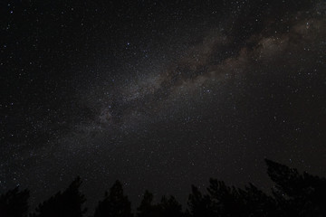 Milchstraße am Sternenhimmel im Kings Canyon / Sequoia National Park (Kalifornien)