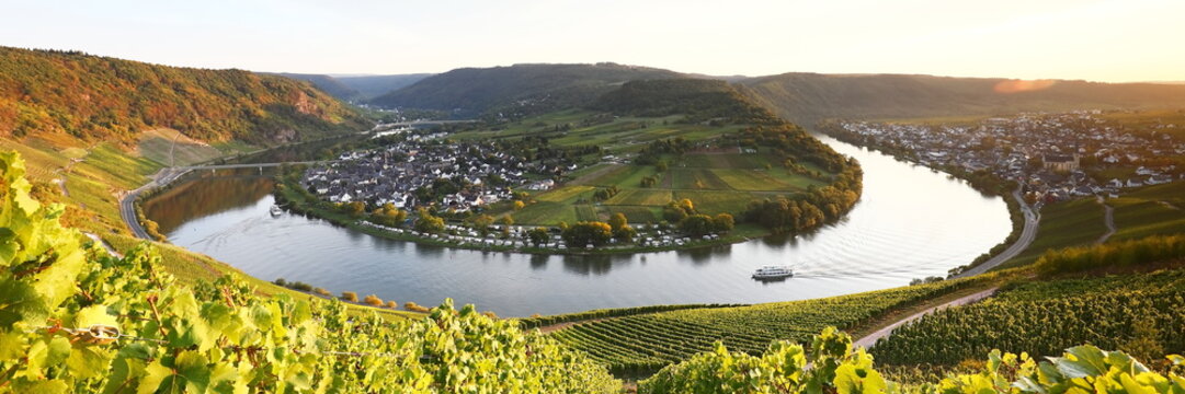 Kröv-Bilder: Stock-Fotos & -Videos. | Adobe Stock