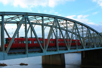 日本　愛知県犬山市　橋と電車