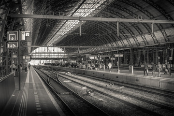 Fototapeta na wymiar Amsterdam Central Rail Station