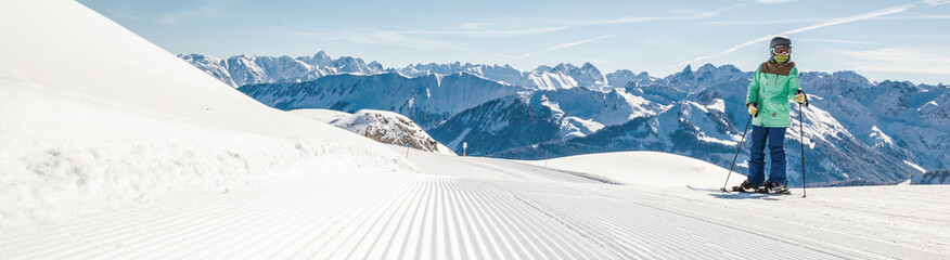 Fototapeta na wymiar View of mountains and ski slopes in Austria