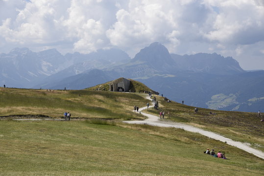 Veduta di Plan De Corones e del Museo Messner