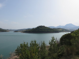 Fototapeta na wymiar Lago di Fiastra