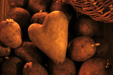 Kartoffelherz,potato heart - 226495648