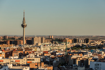 Obraz premium Madrid: Barrio Guindalera y Pirulí