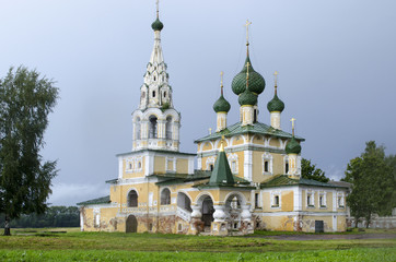 Fototapeta na wymiar Church of the Nativity of John the Baptist in Uglich Russia