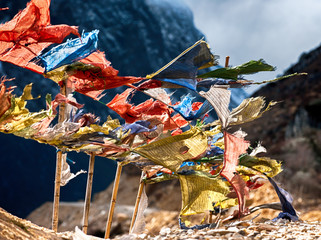 Gebetsfahnen im Wind