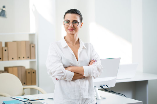 Young beautiful business woman
